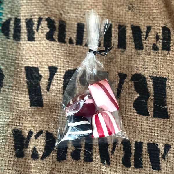 Køb Holdkæftbolcher – Perfekt gaveidé, Håndlavede & Festlige 🤫